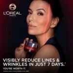 L'Oréal Paris Revitalift Laser X3, Anti-Ageing Day Cream SPF 15, Firming And Brightening, With Pro-Retinol, Hyaluronic Acid And Vitamin Cg, 50ml - Image 3