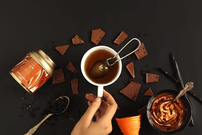 OH CHA - Chocolate Flavoured Tea with Vanilla | with Coconut nibs, Cocoa extracts, and Vanilla | 100% Whole Leaf Darjeeling Tea | Sweet cravings satisfied without calories, No Added Sugar | Brew Hot or Iced | 35g Tin Caddy - Image 3